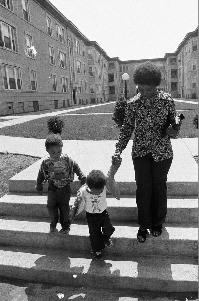 Tenant-managed building in Oakland community area - Chicago Sun-Times
