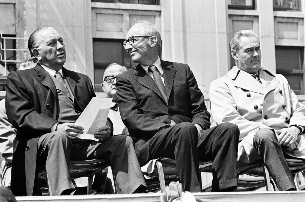 Groundbreaking for Montgomery Ward corporate headquarters - Chicago Sun-Times