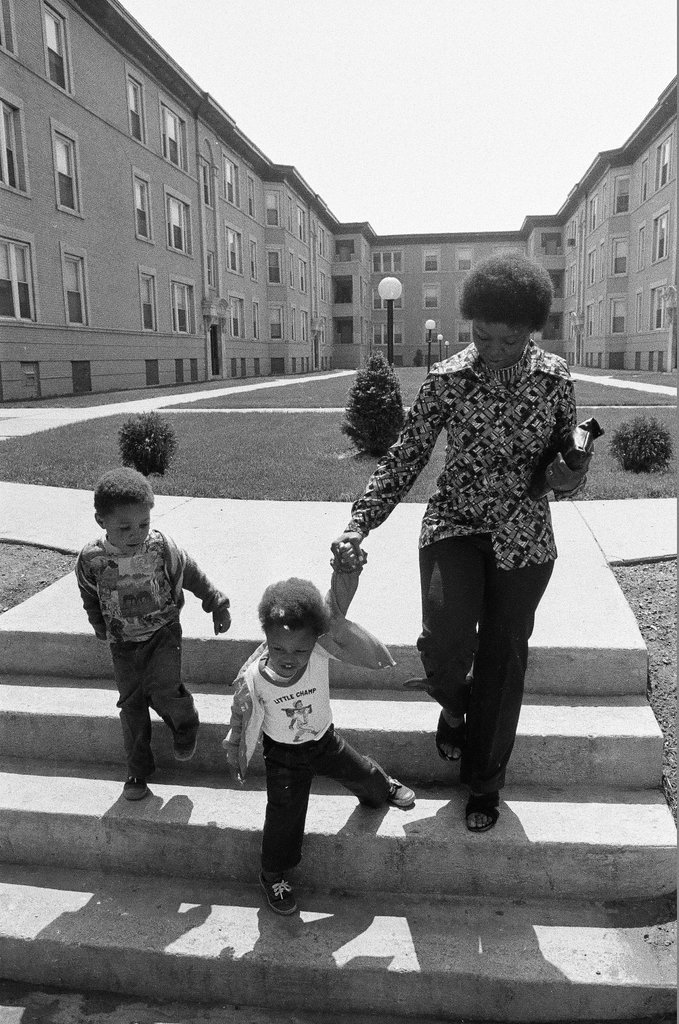 Tenant-managed building in Oakland community area - Chicago Sun-Times