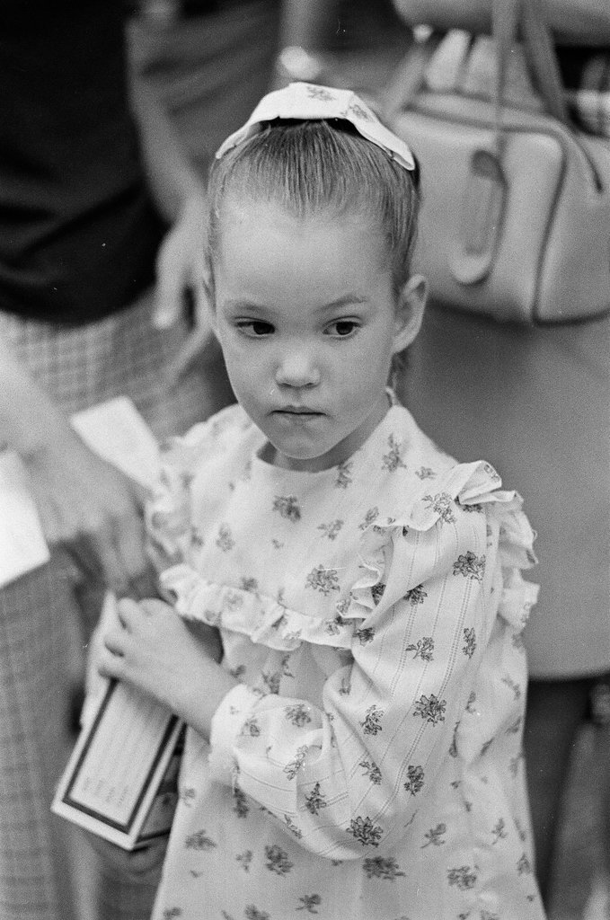 A little girl arrives at Longfellow Elementary School for her first day - Larry Graff for Chicago Sun-Times