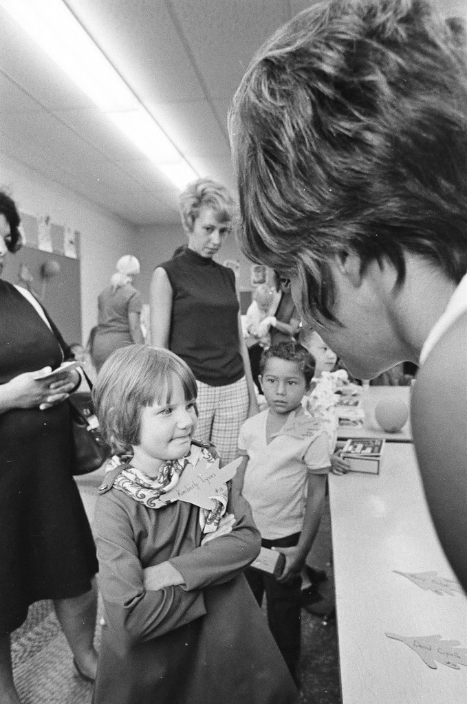 A little girl arrives at Longfellow Elementary School for her first day - Larry Graff for Chicago Sun-Times
