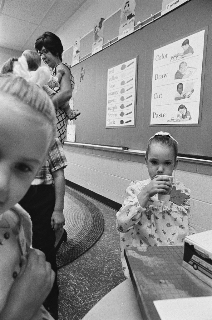 A little girl arrives at Longfellow Elementary School for her first day - Larry Graff for Chicago Sun-Times