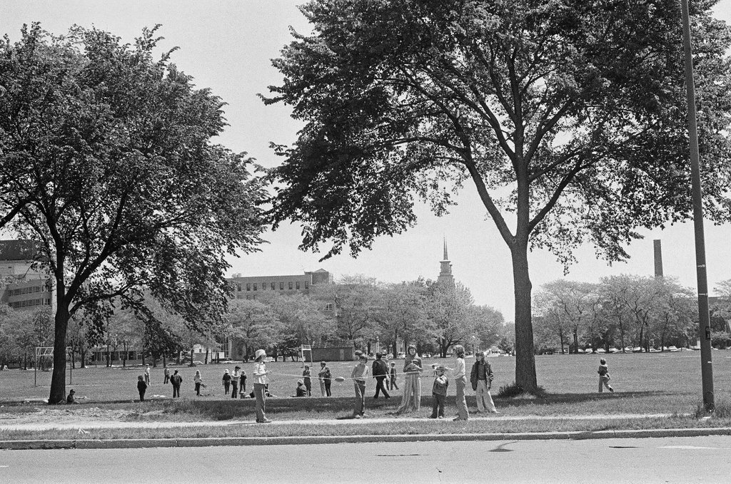 Scenes from Chicago Lawn neighborhood - Perry C. Riddle for Chicago Sun-Times