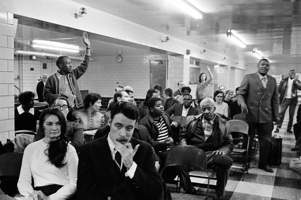 Meeting to discuss fair housing issue - Bob Kotalik for Chicago Sun-Times