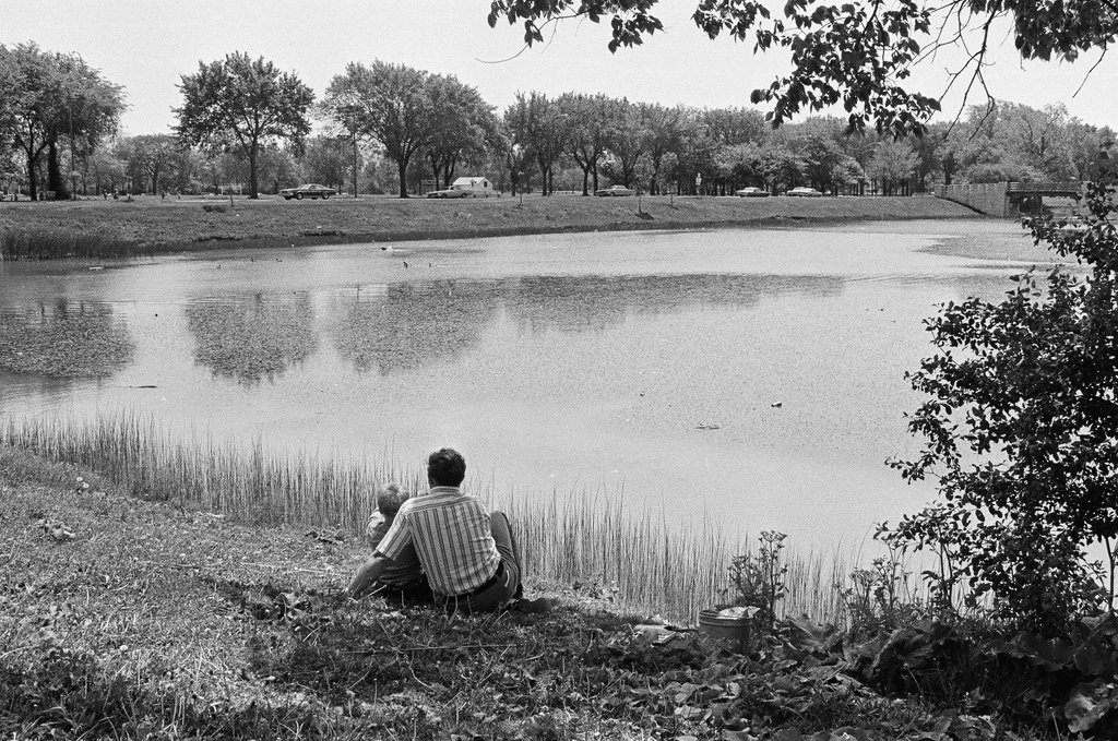 Scenes from Chicago Lawn neighborhood - Perry C. Riddle for Chicago Sun-Times