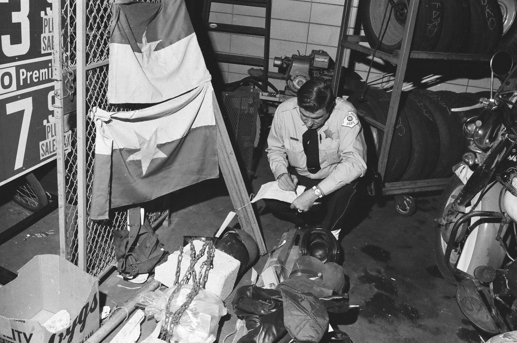 Weapons confiscated from Days of Rage demonstrators - Chicago Sun-Times