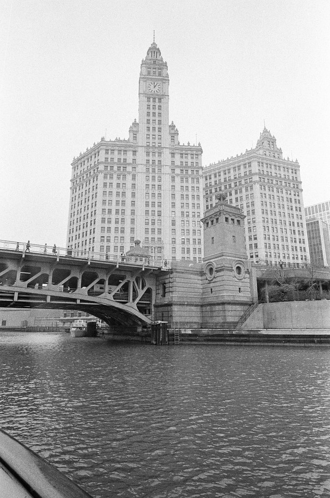 Chicago River and city seen from tour boat - Chicago Sun-Times
