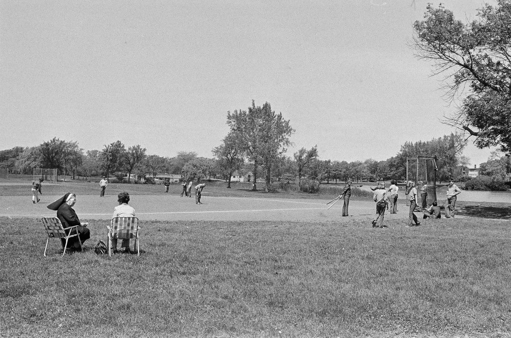 Scenes from Chicago Lawn neighborhood - Perry C. Riddle for Chicago Sun-Times