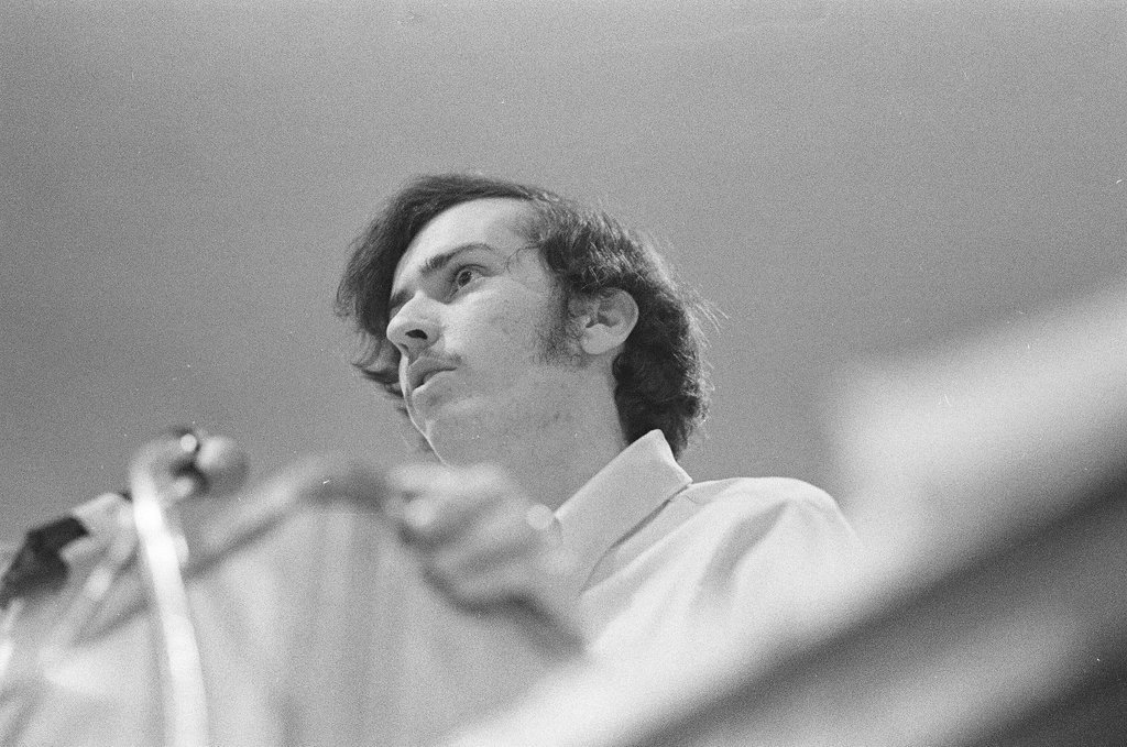Alderman Sammy Rayner speaking at ant-war convention - Howard D. Simmons for Chicago Sun-Times