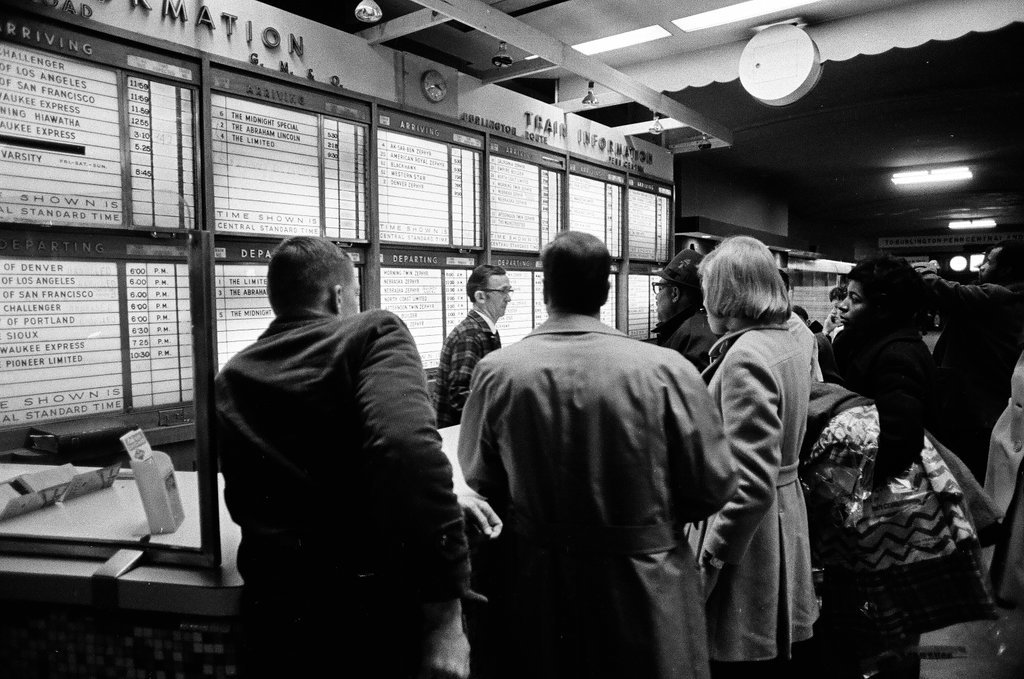 Picketers outside Union Station - Bob Kotalik,James (Jim) Klepitsch for Chicago Sun-Times