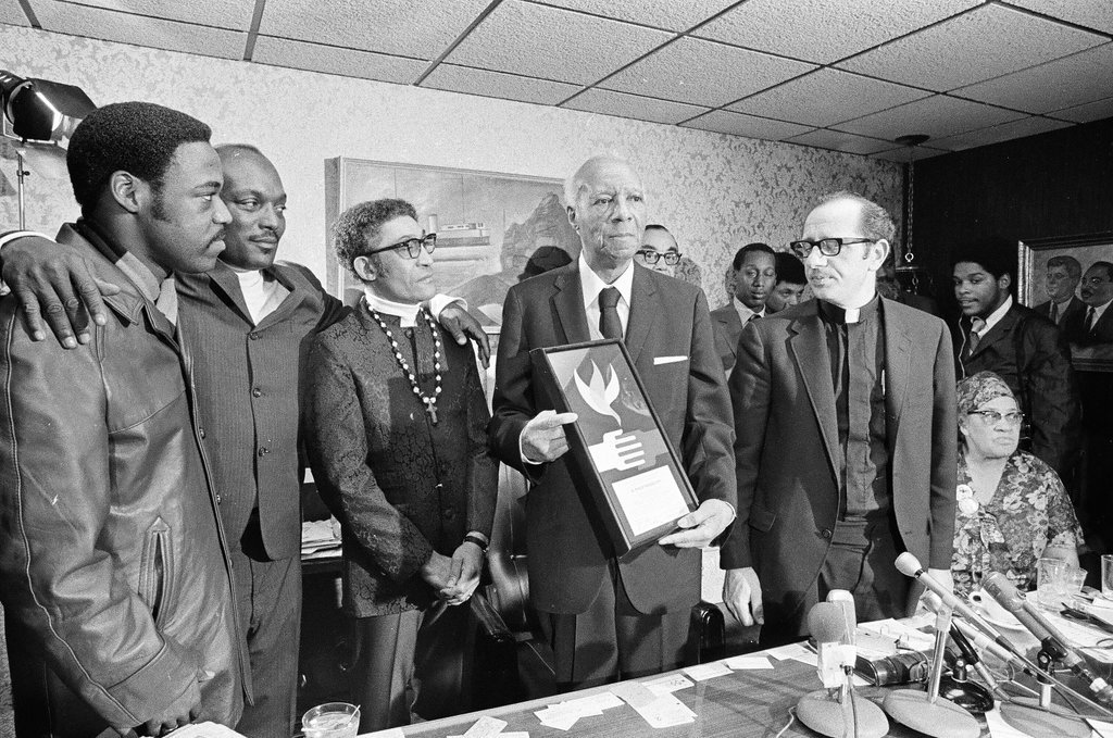 A. Philip Randolph receives John F. Kennedy Award - Howard D. Simmons for Chicago Sun-Times