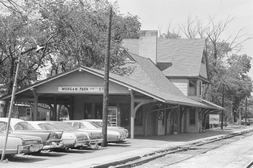 Homes and businesses in Morgan Park - Jack Lenahan for Chicago Sun-Times