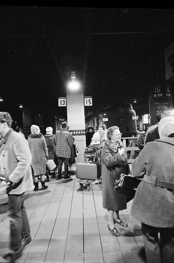 Picketers outside Union Station - Bob Kotalik,James (Jim) Klepitsch for Chicago Sun-Times
