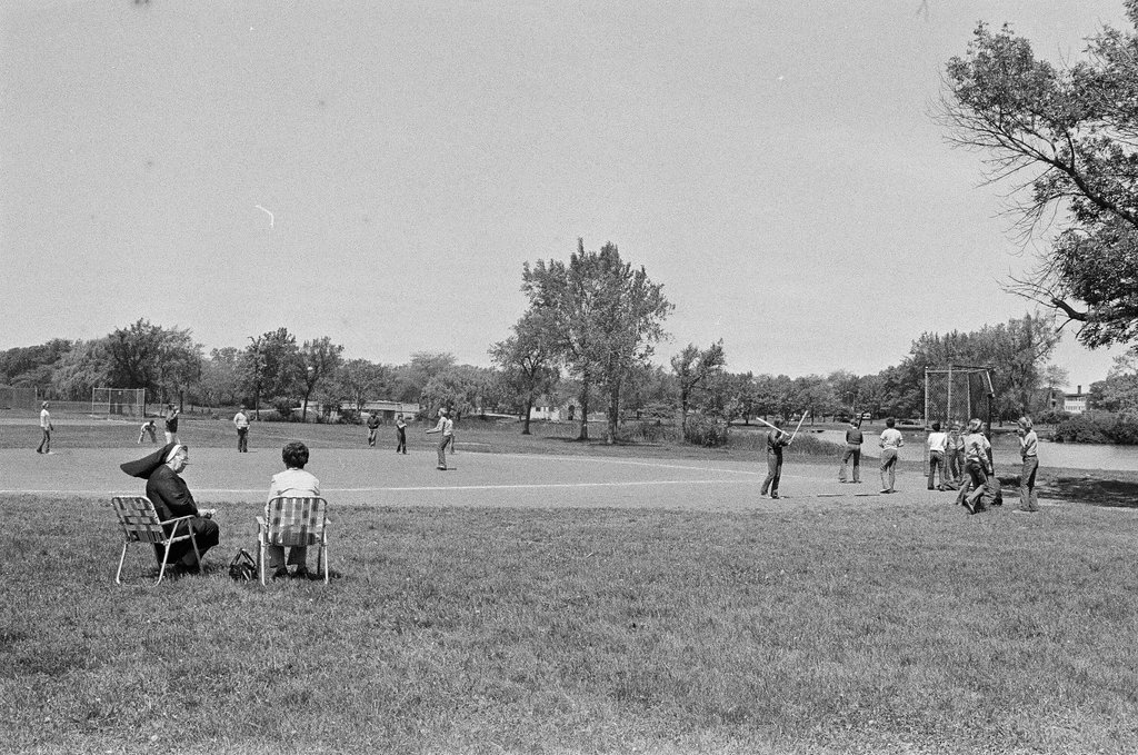 Scenes from Chicago Lawn neighborhood - Perry C. Riddle for Chicago Sun-Times