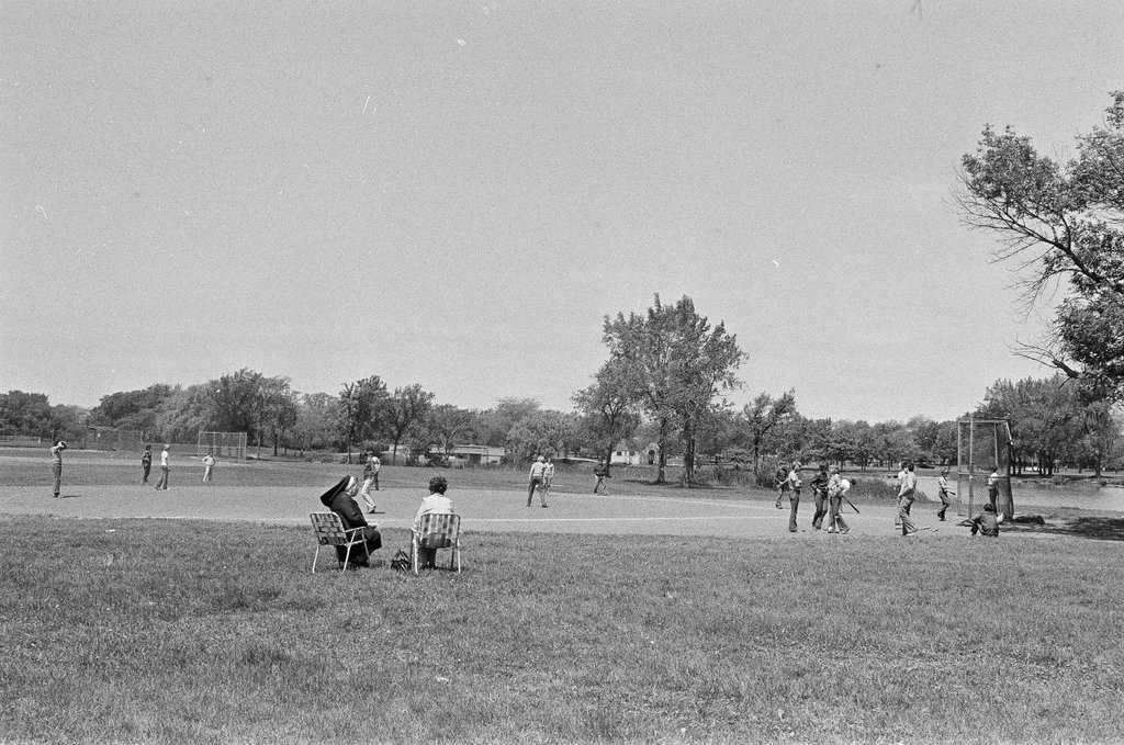 Scenes from Chicago Lawn neighborhood - Perry C. Riddle for Chicago Sun-Times