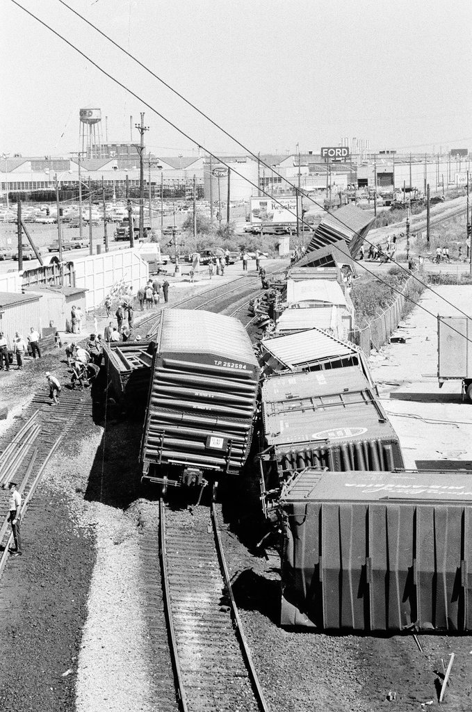 Derailed Erie Lackawanna railway cars - Bob Kotalik for Chicago Sun-Times