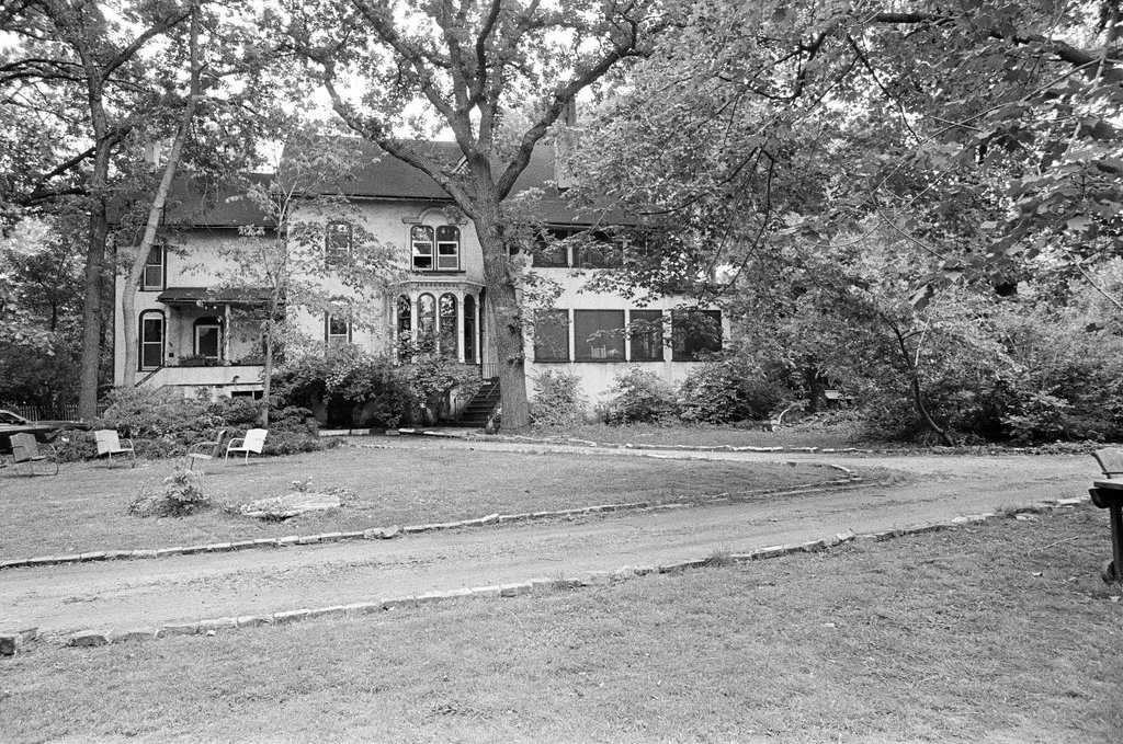 Homes and businesses in Morgan Park - Jack Lenahan for Chicago Sun-Times