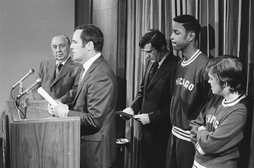 Richard Daley poses with Special Olympics athletes - Chicago Sun-Times