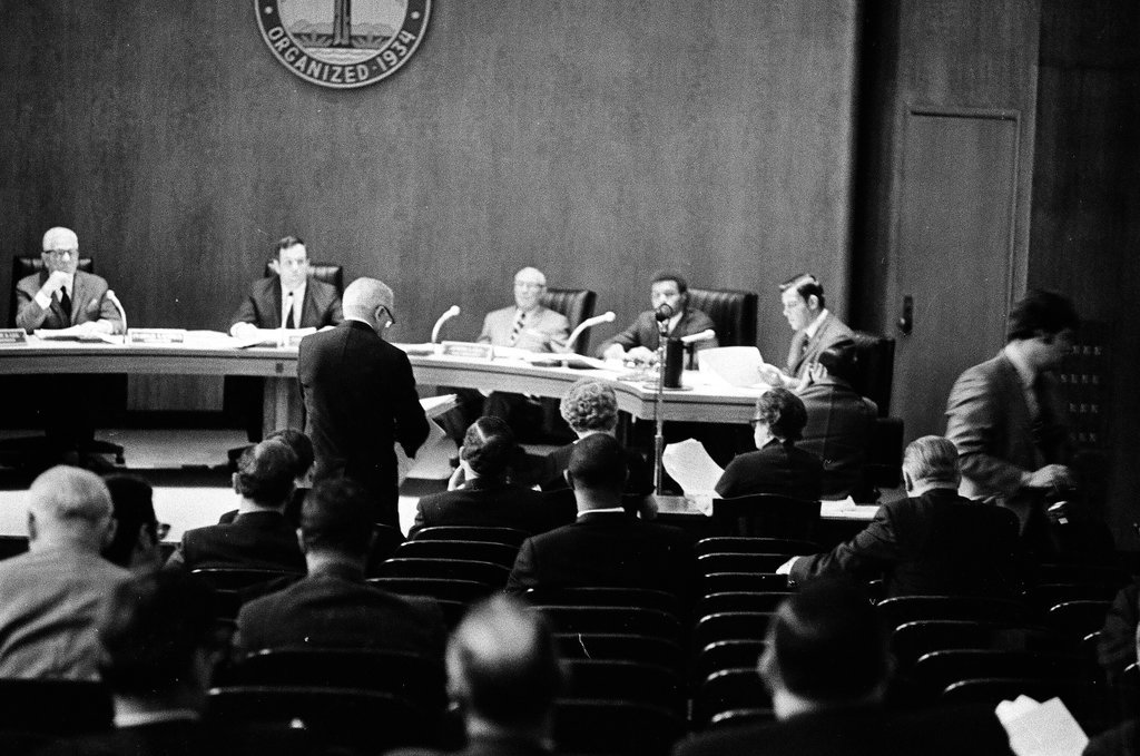 Gale Sayers attends first Chicago Park District meeting - Chicago Sun-Times