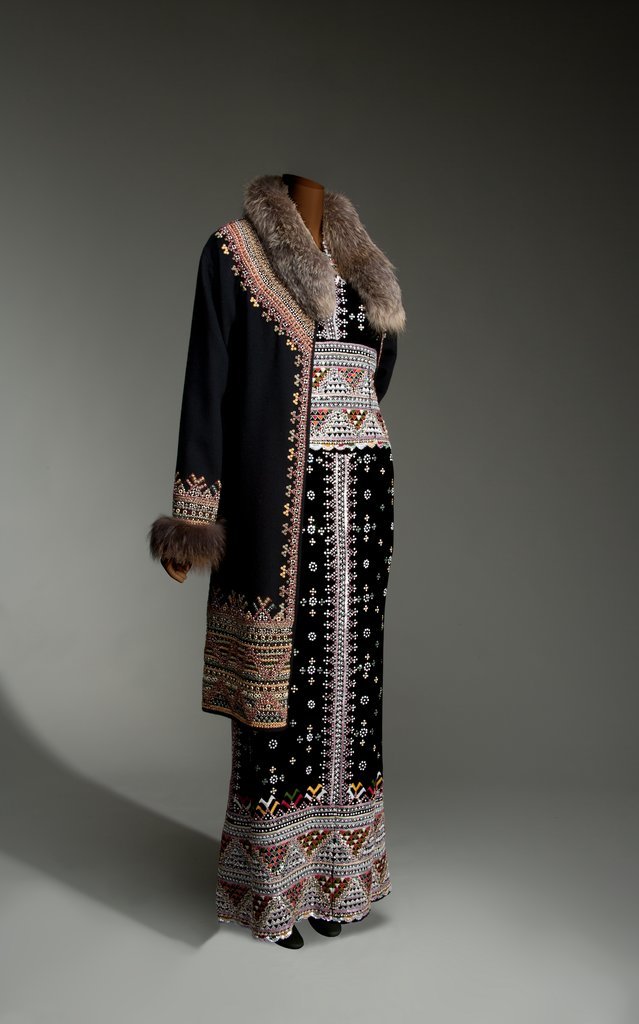 Evening ensemble by Oscar de la Renta featured in Ebony Fashion Fair - de la Renta, Oscar, 1932-2014