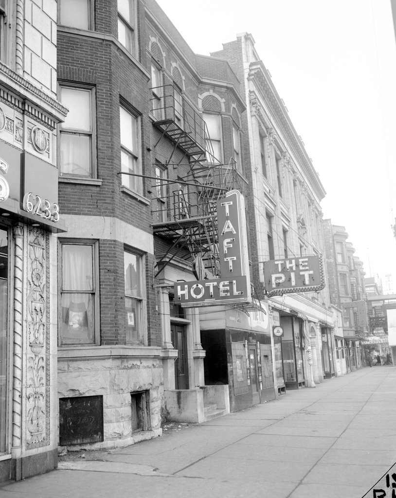 Taft Hotel in Woodlawn - Chicago Sun-Times