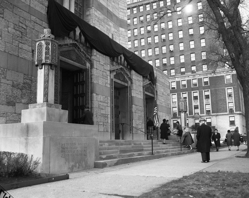 Temple Sholom special service for President John F. Kennedy - Chicago Sun-Times