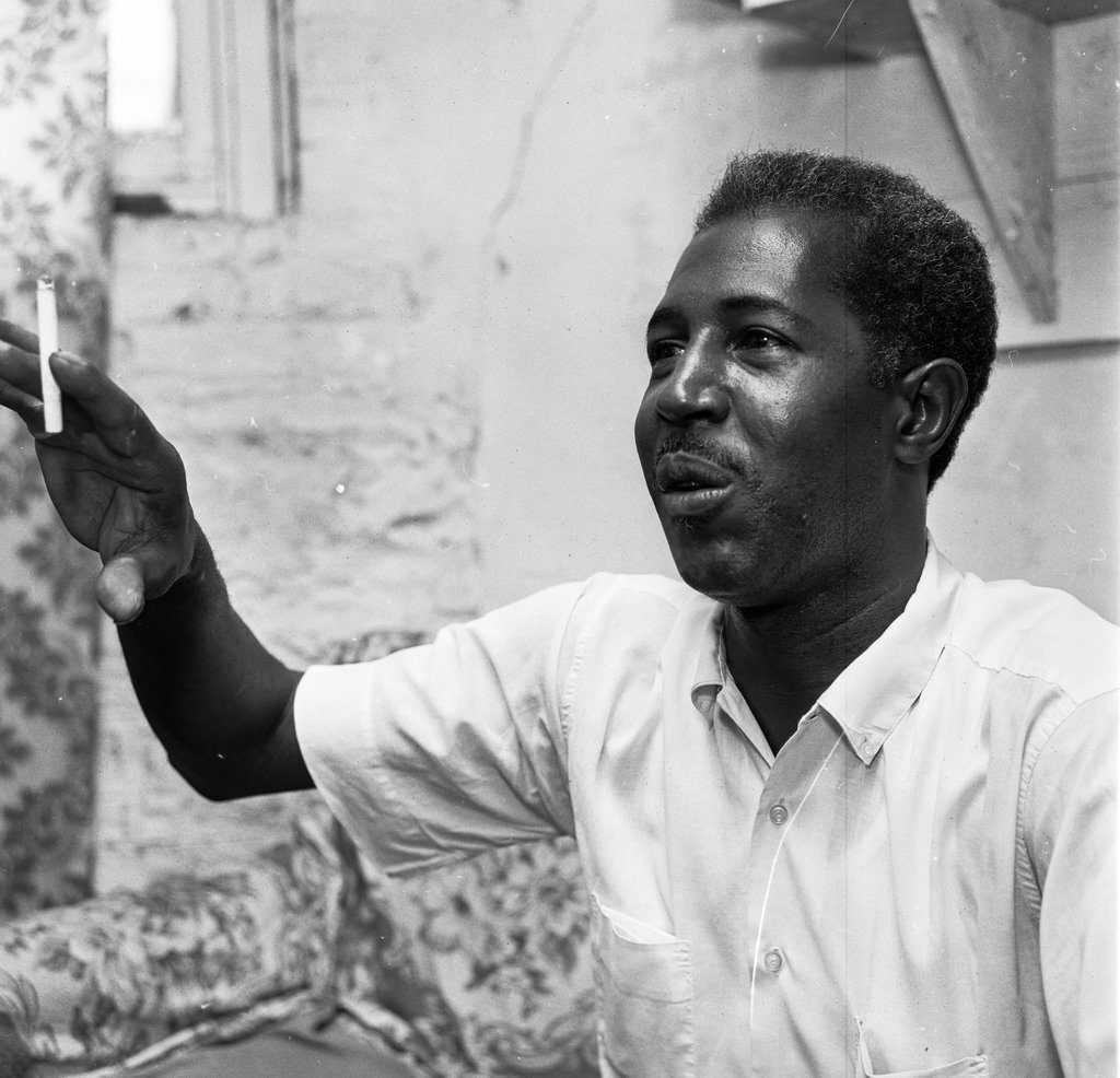 Robert Lucas at press conference prior to Cicero housing march - Chicago Sun-Times