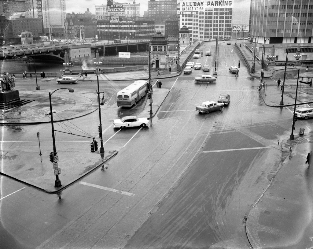 Site of proposed park near Heald Square Monument - Chicago Sun-Times