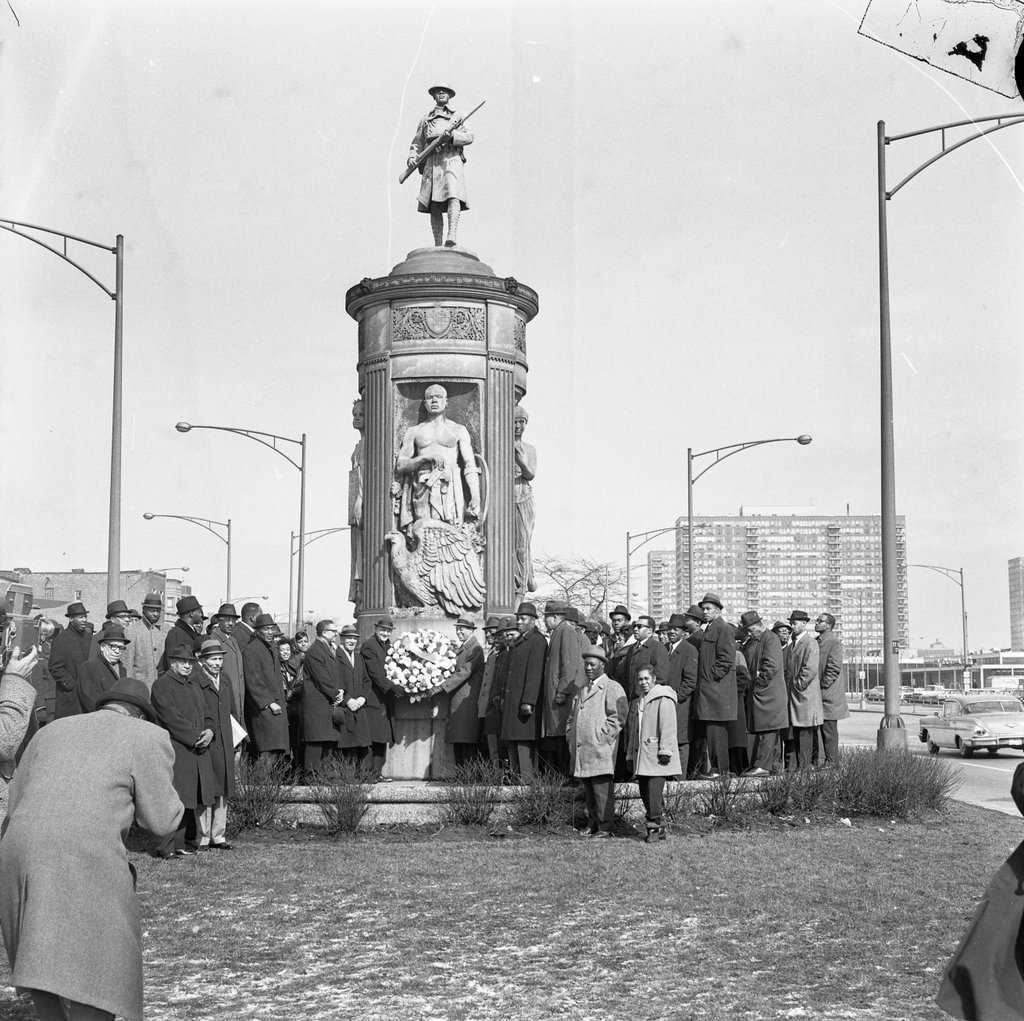 Crispus Attucks honored at Victory Monument in Douglas - Chicago Sun-Times