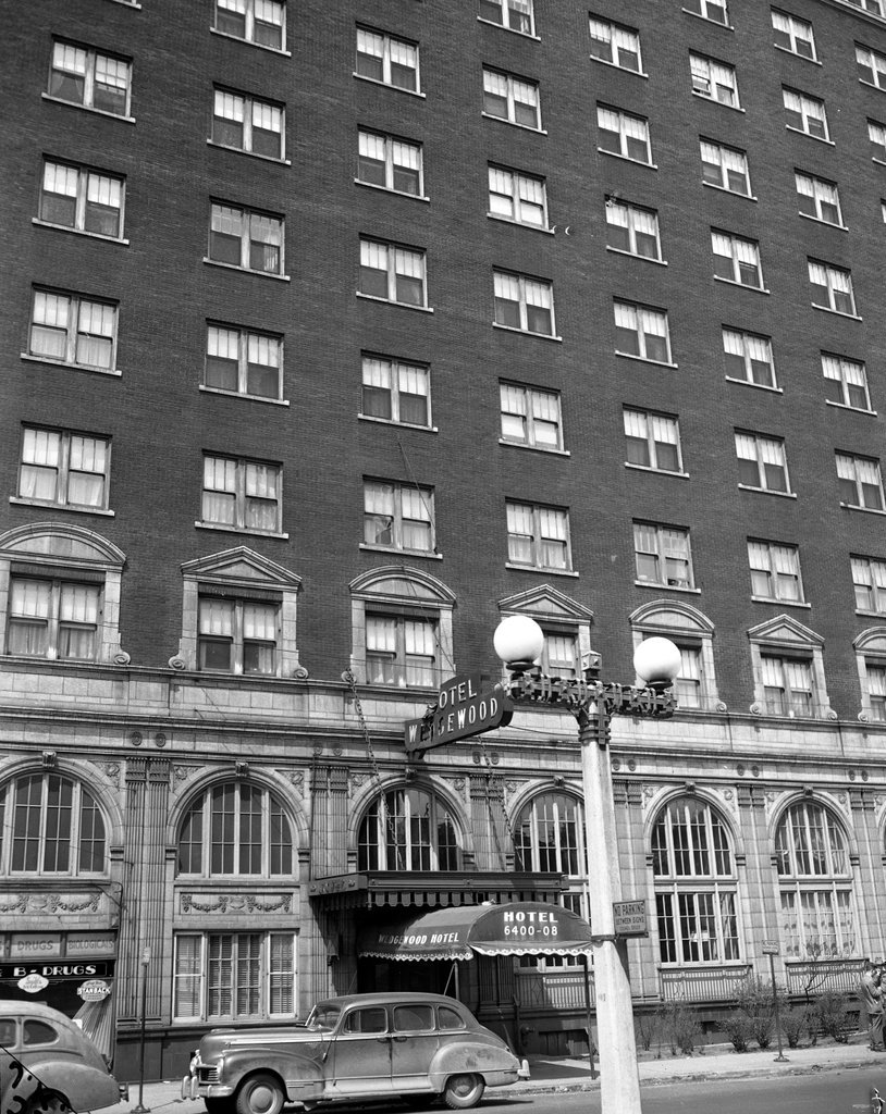 Wedgewood Hotel in Woodlawn - Chicago Sun-Times