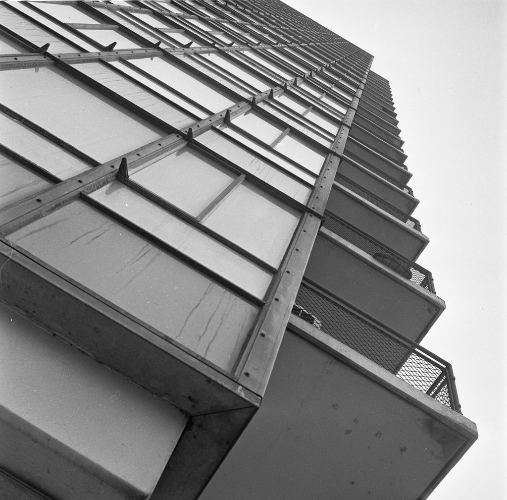 Lake Meadows apartments - Chicago Sun-Times