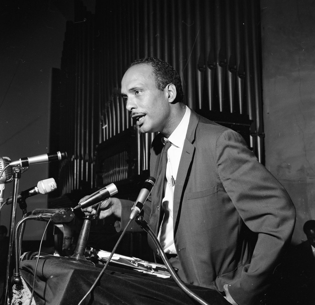 Al Raby speaking at a civil rights meeting - Chicago Sun-Times