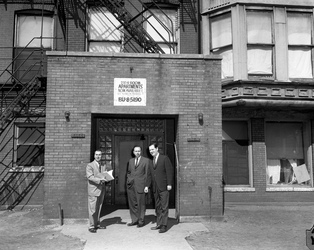 Building inspection in Woodlawn - Chicago Sun-Times