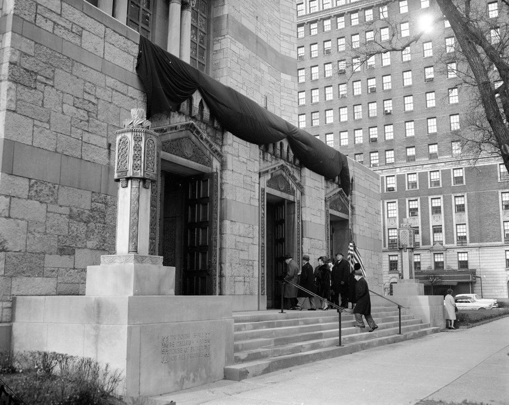 Temple Sholom special service for President John F. Kennedy - Chicago Sun-Times