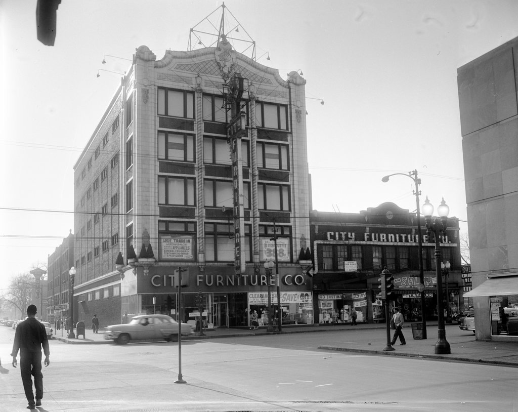 City Furniture Company in Englewood - Chicago Sun-Times