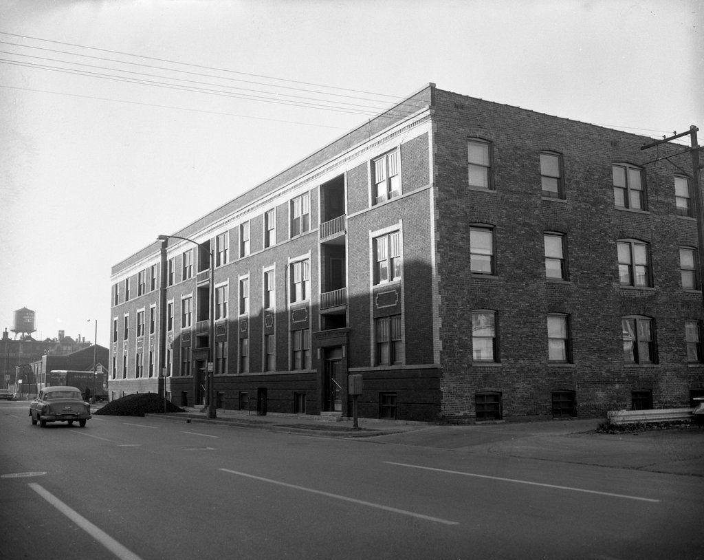 Apartment building on the South Side - Chicago Daily News