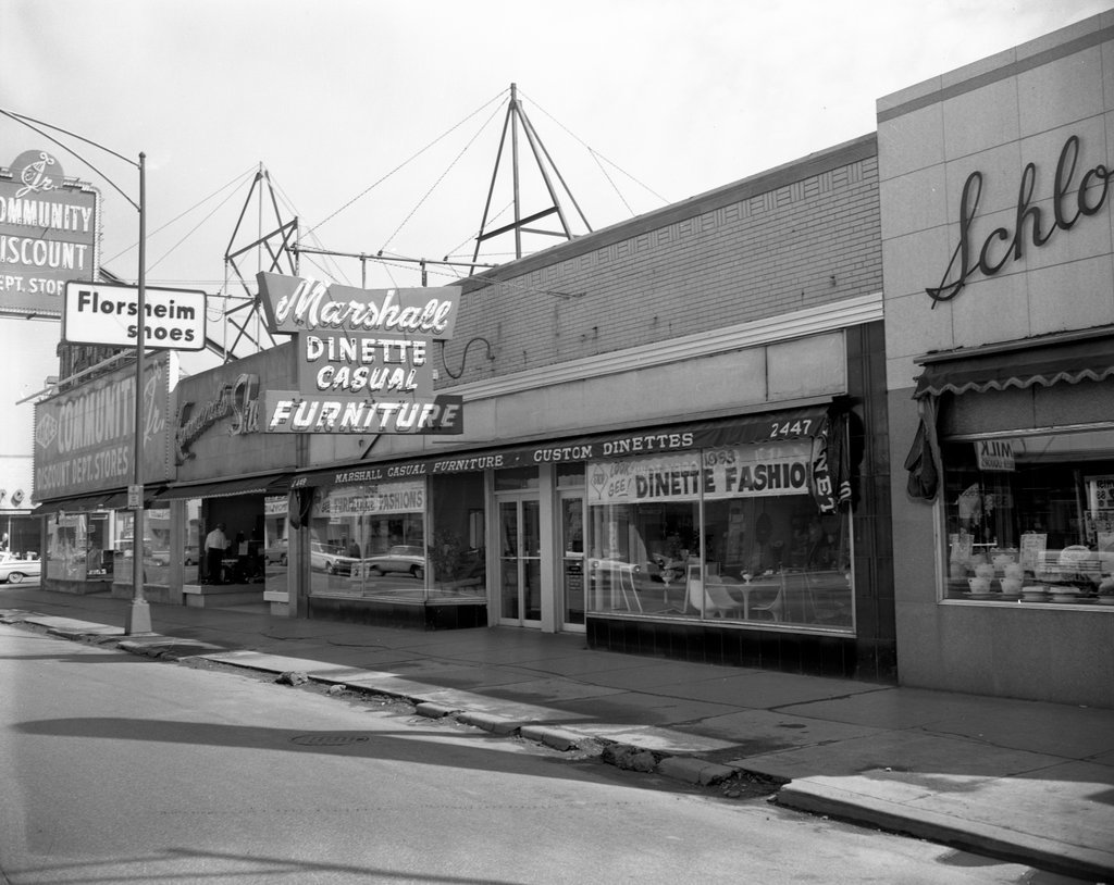 Marshall Furniture store on Harlem Avenue - Chicago Sun-Times