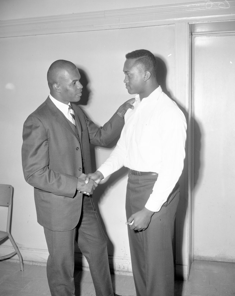 Gayle Sayers speaking at Wendell Phillips High School - Chicago Sun-Times