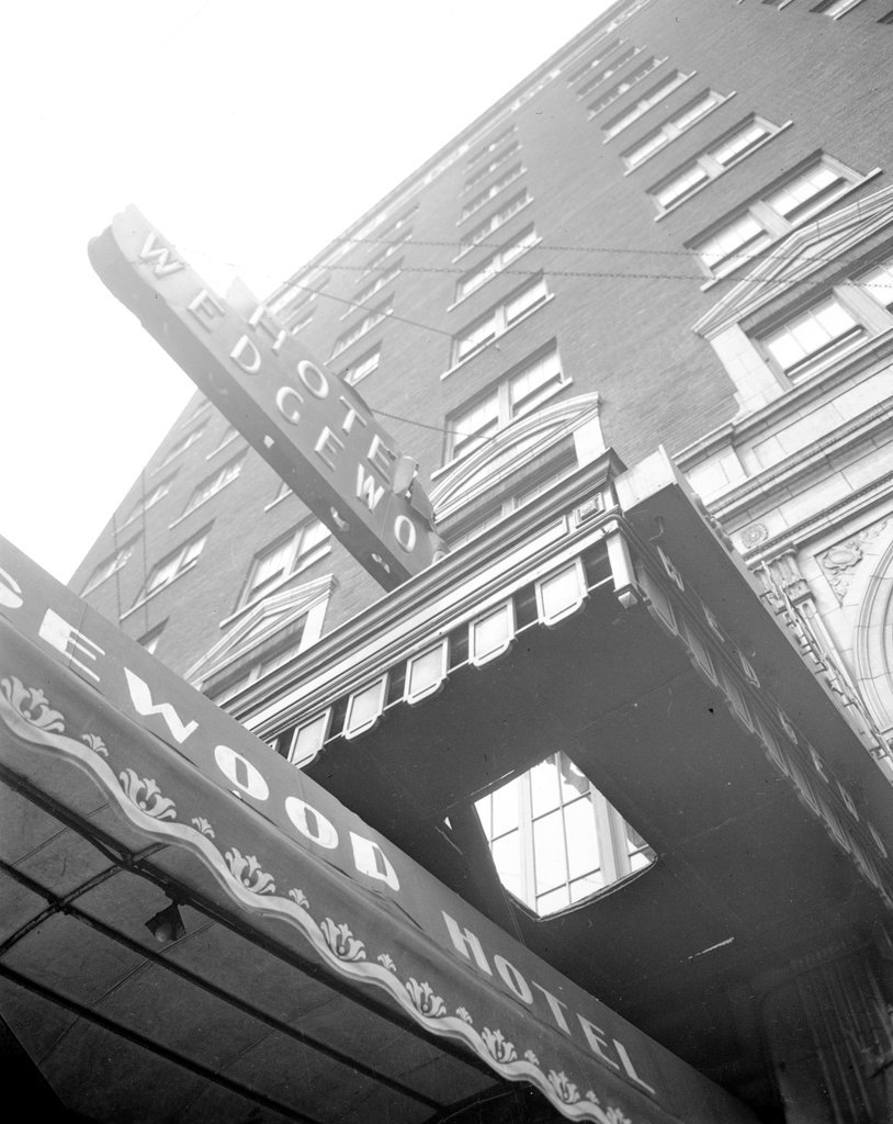 Wedgewood Hotel in Woodlawn - Chicago Sun-Times