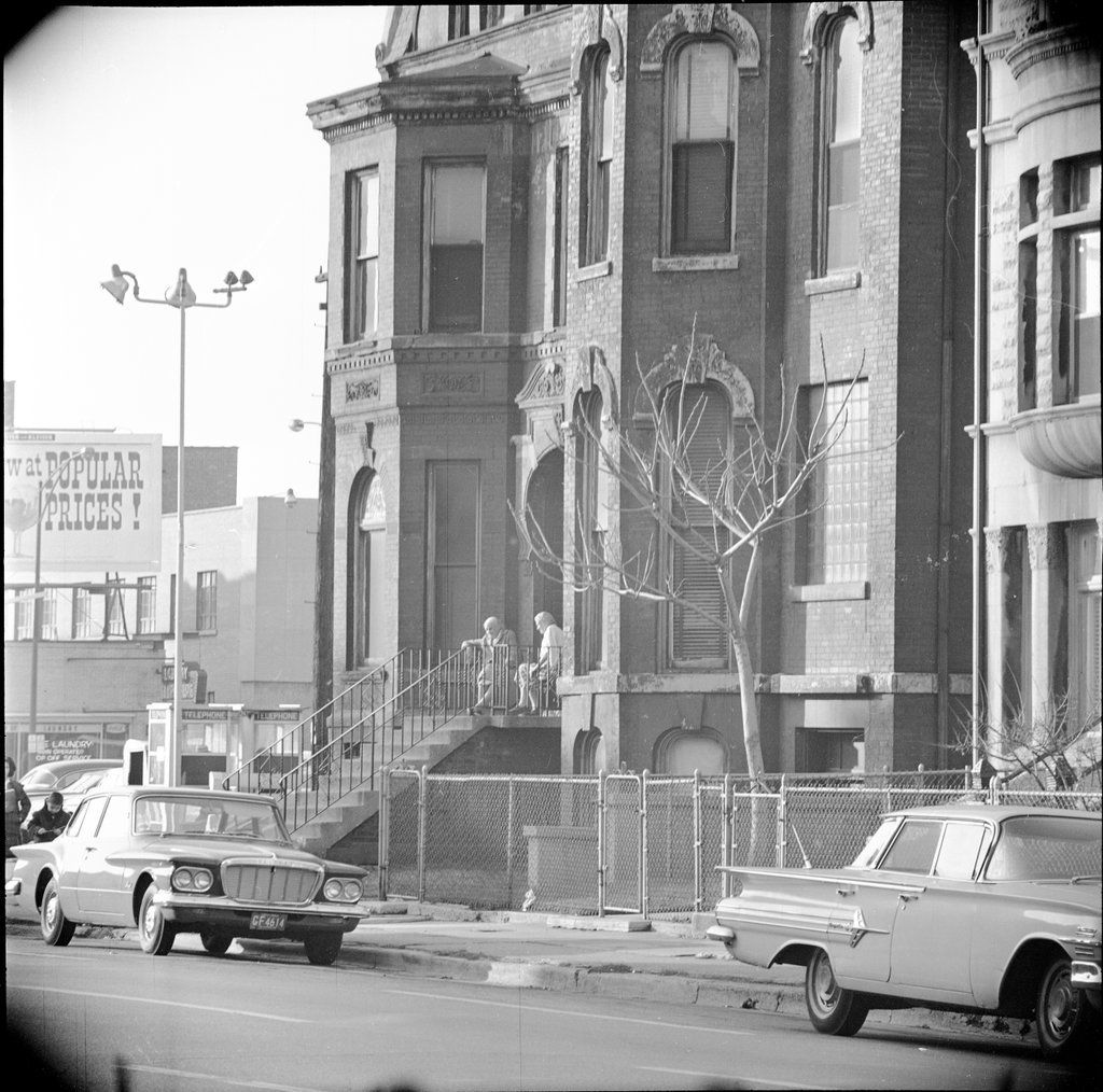Street scene on the West Side - Chicago Sun-Times