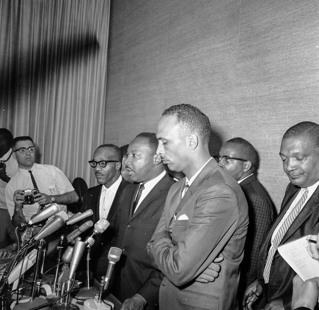 Dr. Martin Luther King Jr. holds press conference after meeting with Mayor Richard J. Daley - Chicago Sun-Times