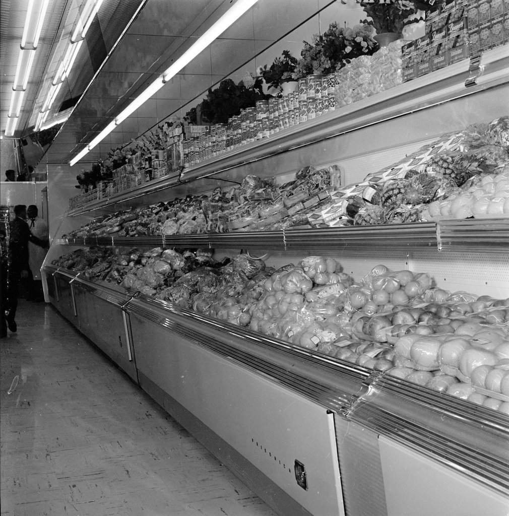 Grand opening of D&S Supermarkets in Chatham - Chicago Sun-Times