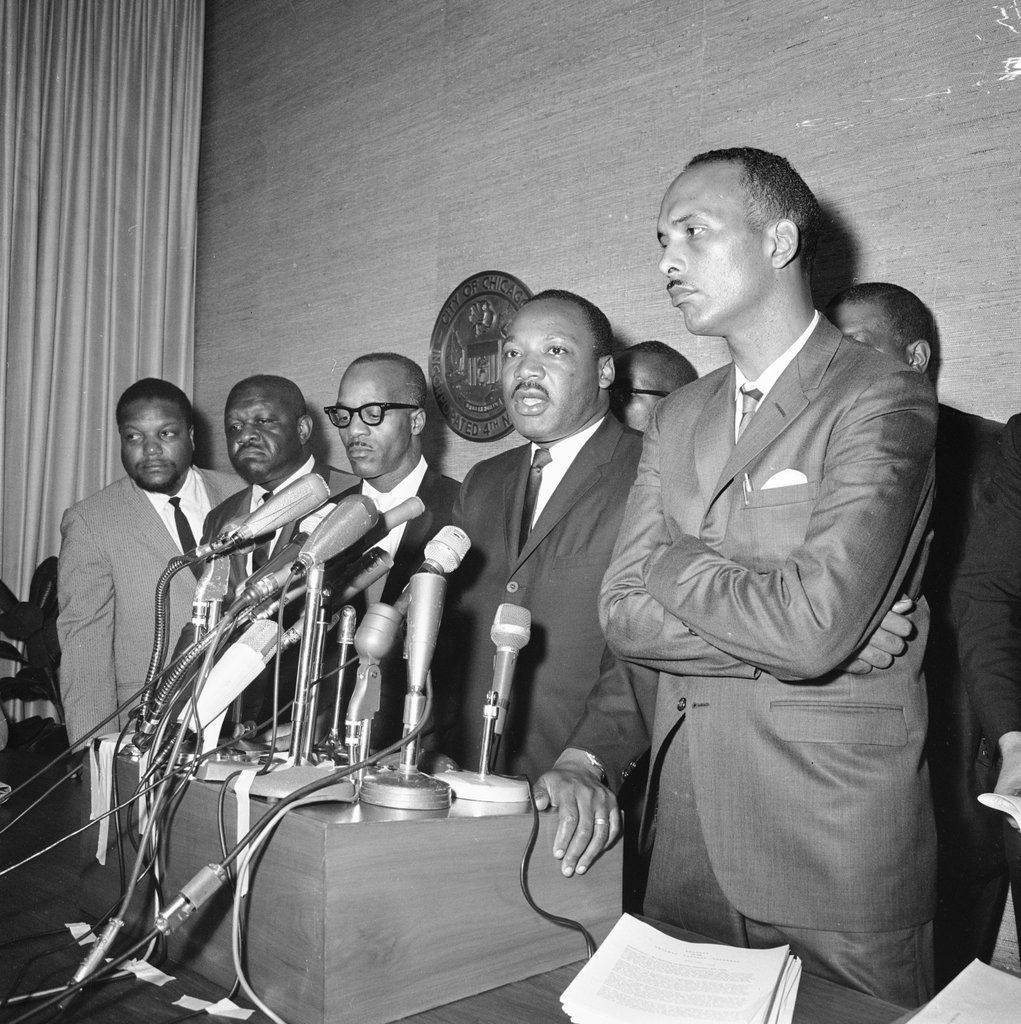 Dr. Martin Luther King Jr. holds press conference after meeting with Mayor Richard J. Daley - Chicago Sun-Times