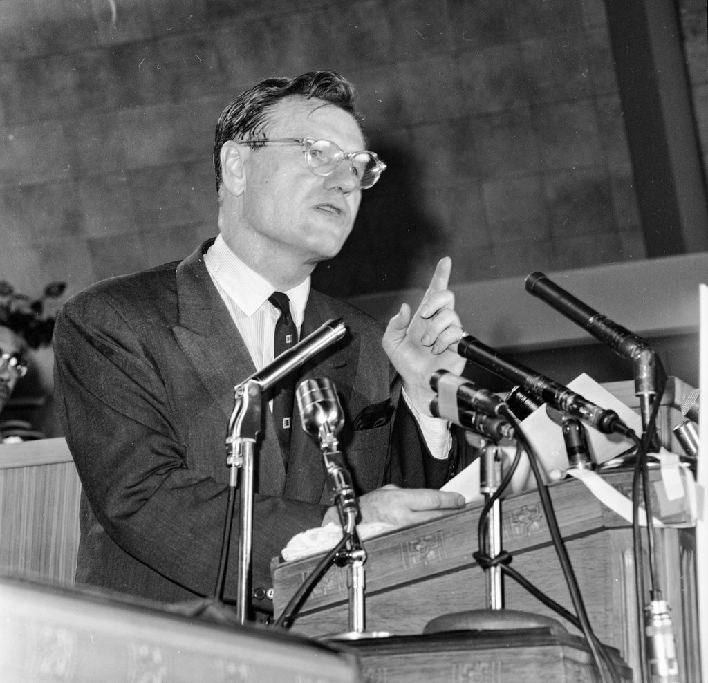 Governor Nelson Rockefeller speaking at NAACP rally - Chicago Sun-Times
