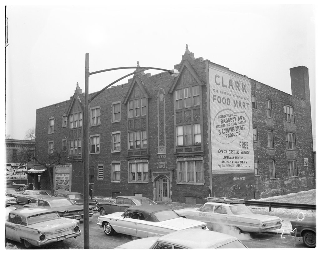 Apartment building where Dr. Martin Luther King Jr. resided in Chicago - Chicago Sun-Times