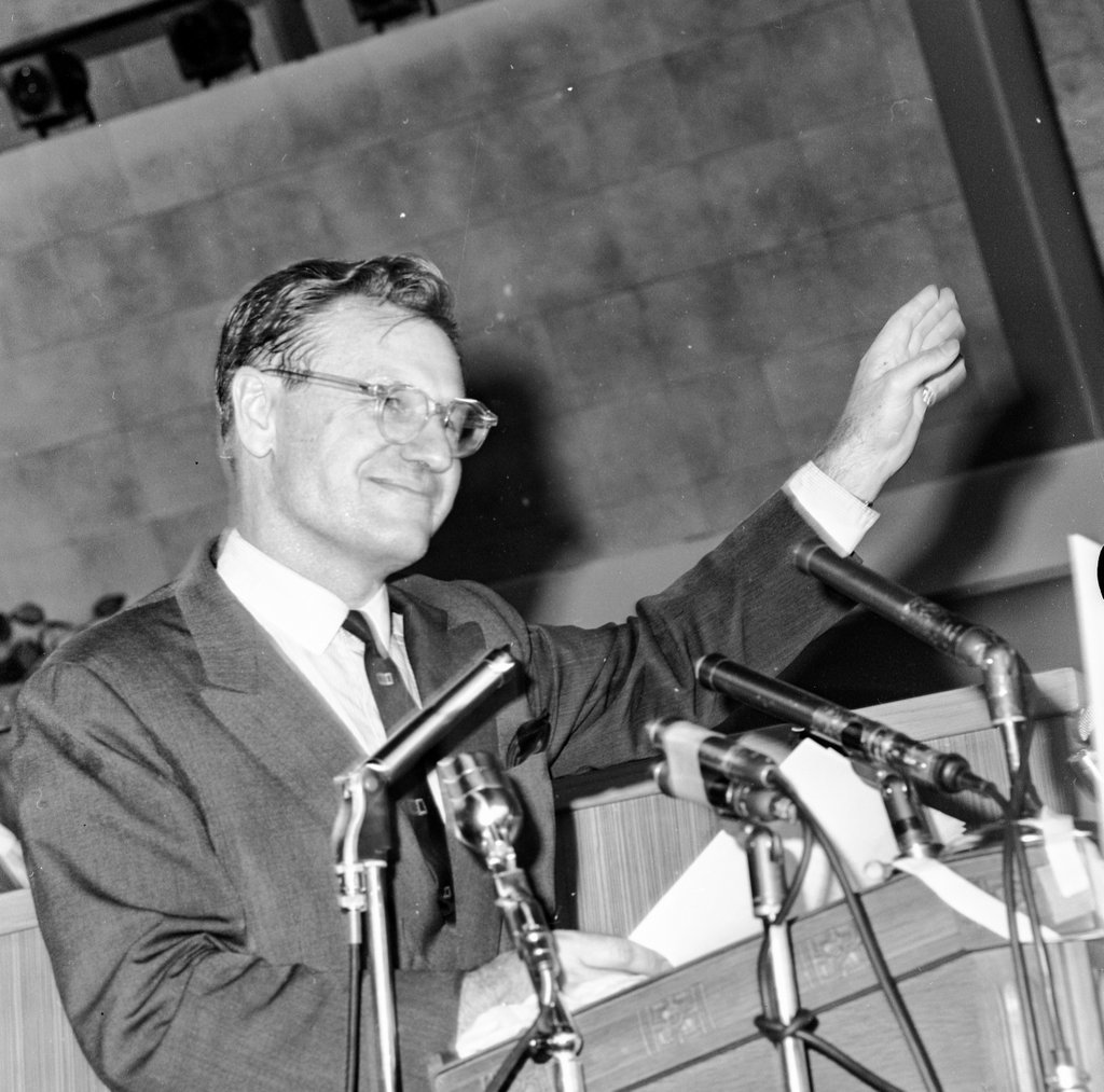 Governor Nelson Rockefeller speaking at NAACP rally - Chicago Sun-Times