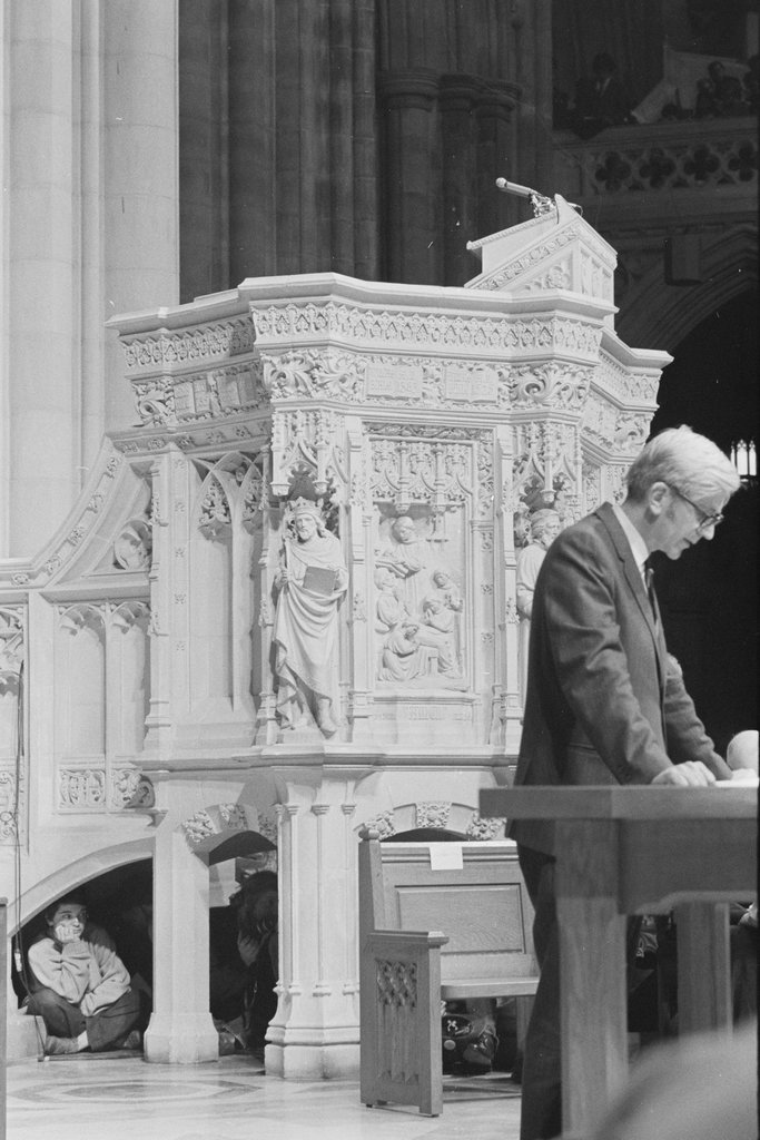 Moratorium to End the War in Vietnam rally - Haun, Declan, 1937-1994