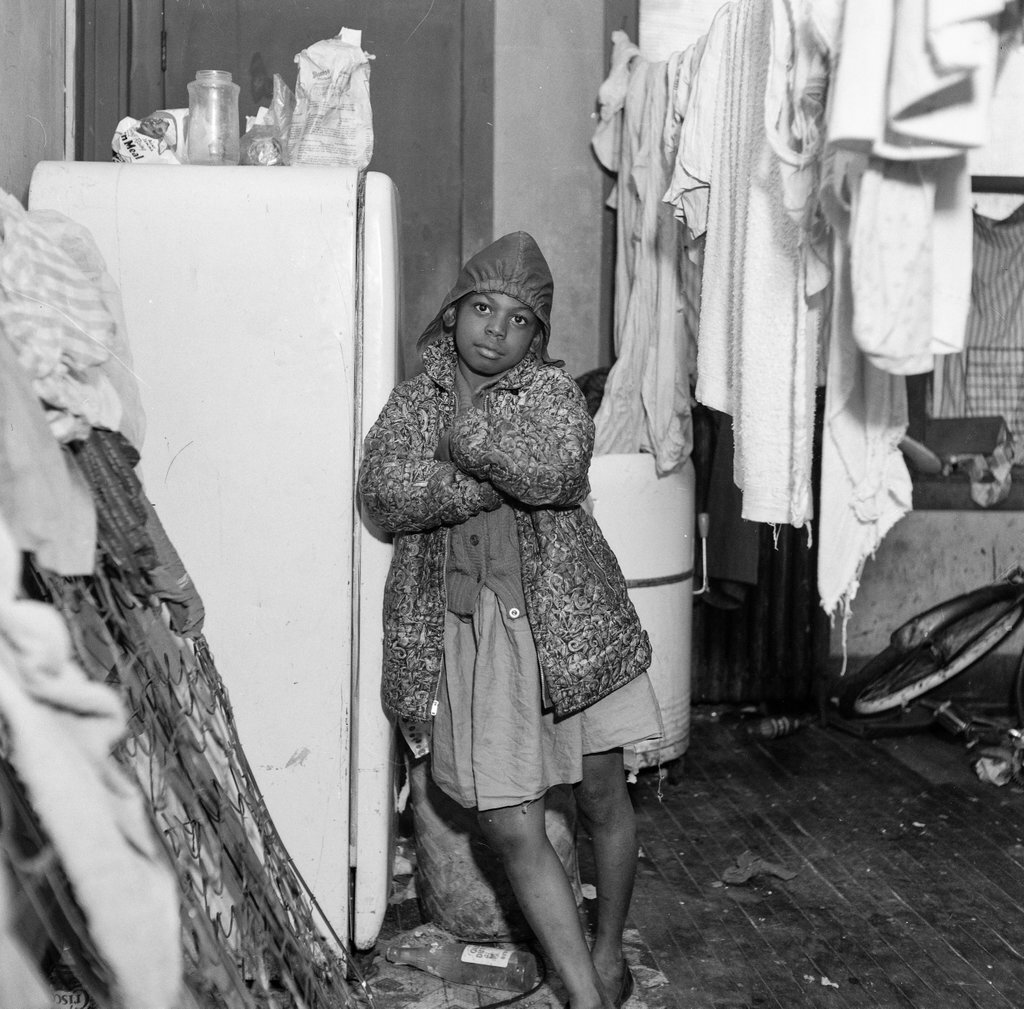 Poor conditions at apartment building on South Homan Avenue - Chicago Sun-Times
