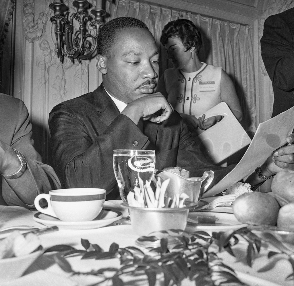 Dr. Martin Luther King Jr. at the Sheraton-Blackstone Hotel - Chicago Sun-Times