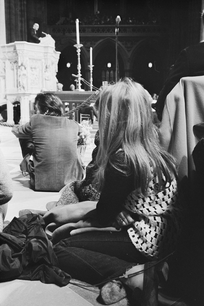 Moratorium to End the War in Vietnam rally - Haun, Declan, 1937-1994